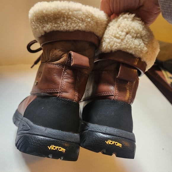 Ugg Butte boots size 5 in VGUC - Picture 10 of 10